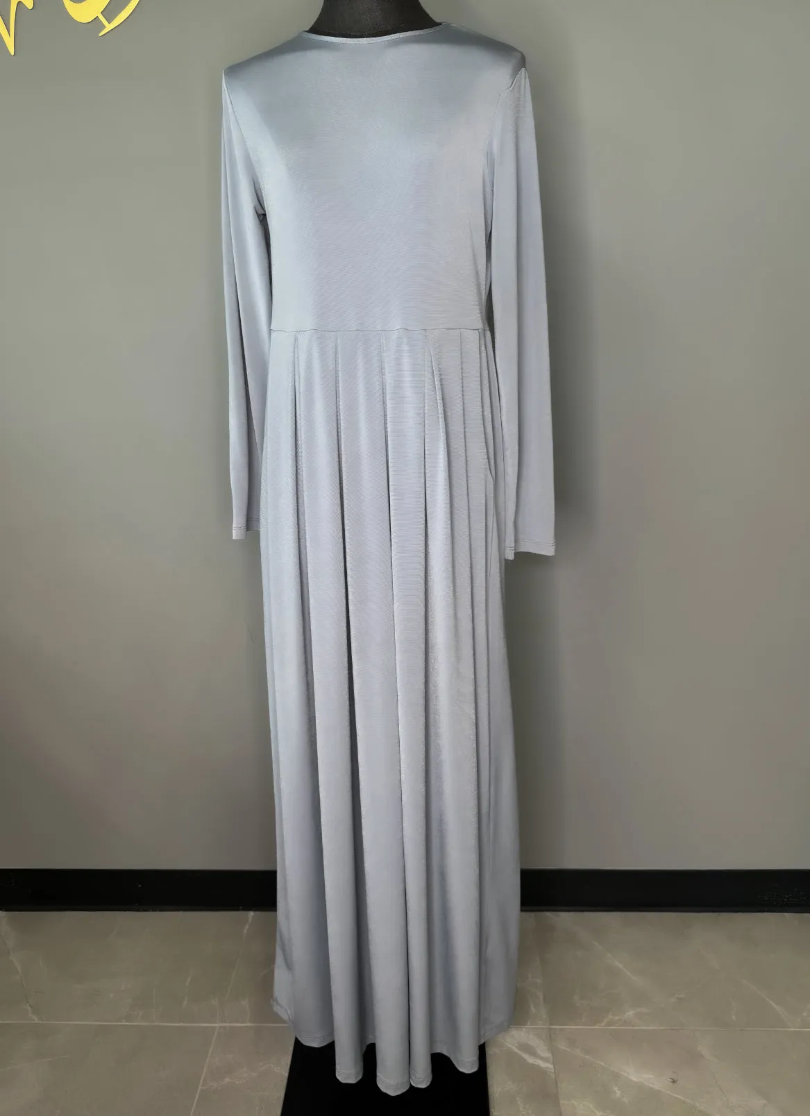 Basic Maxi Pleat Dress - Gray