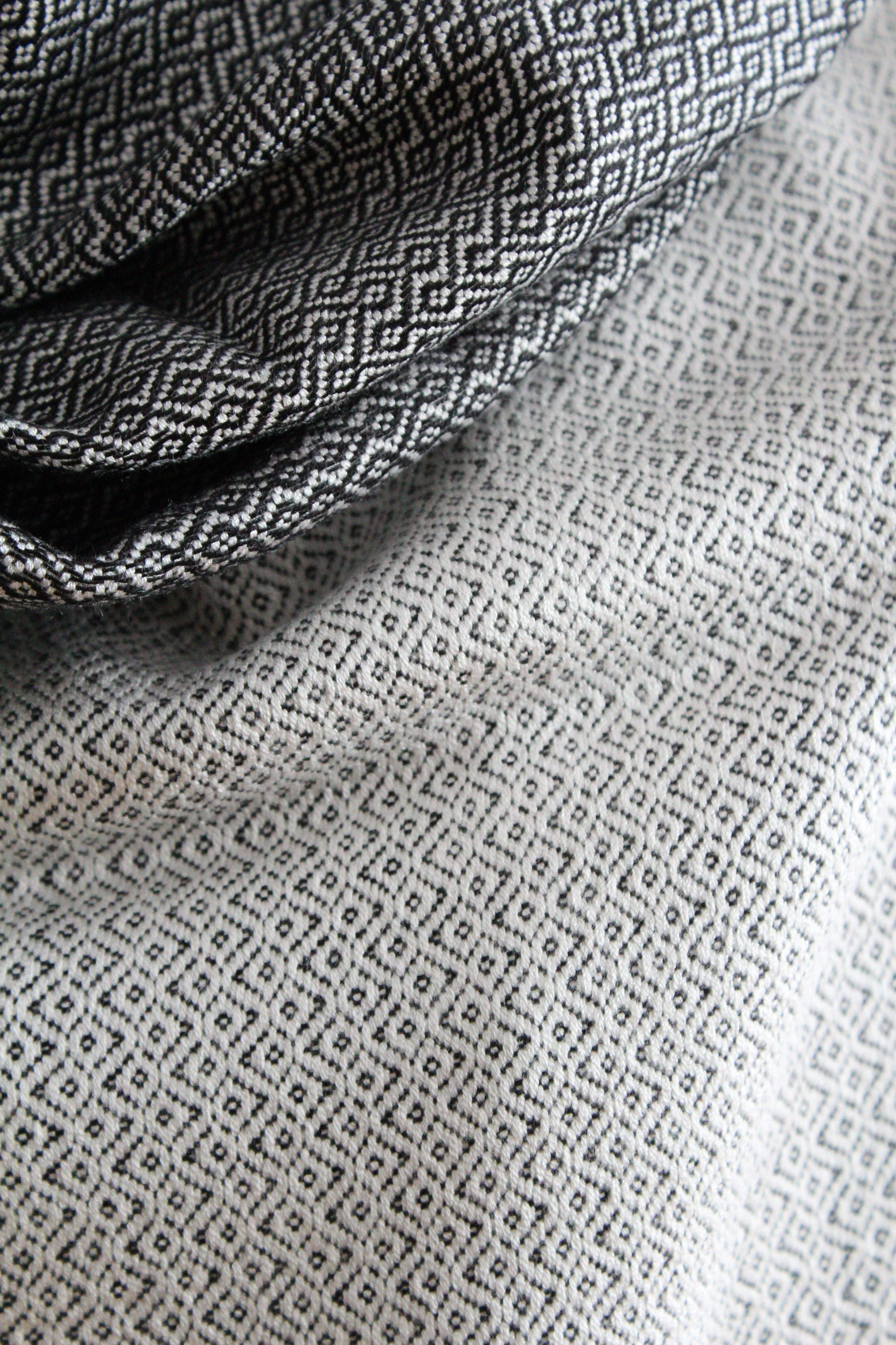 Double-faced Diamond Handwoven Shawl - White