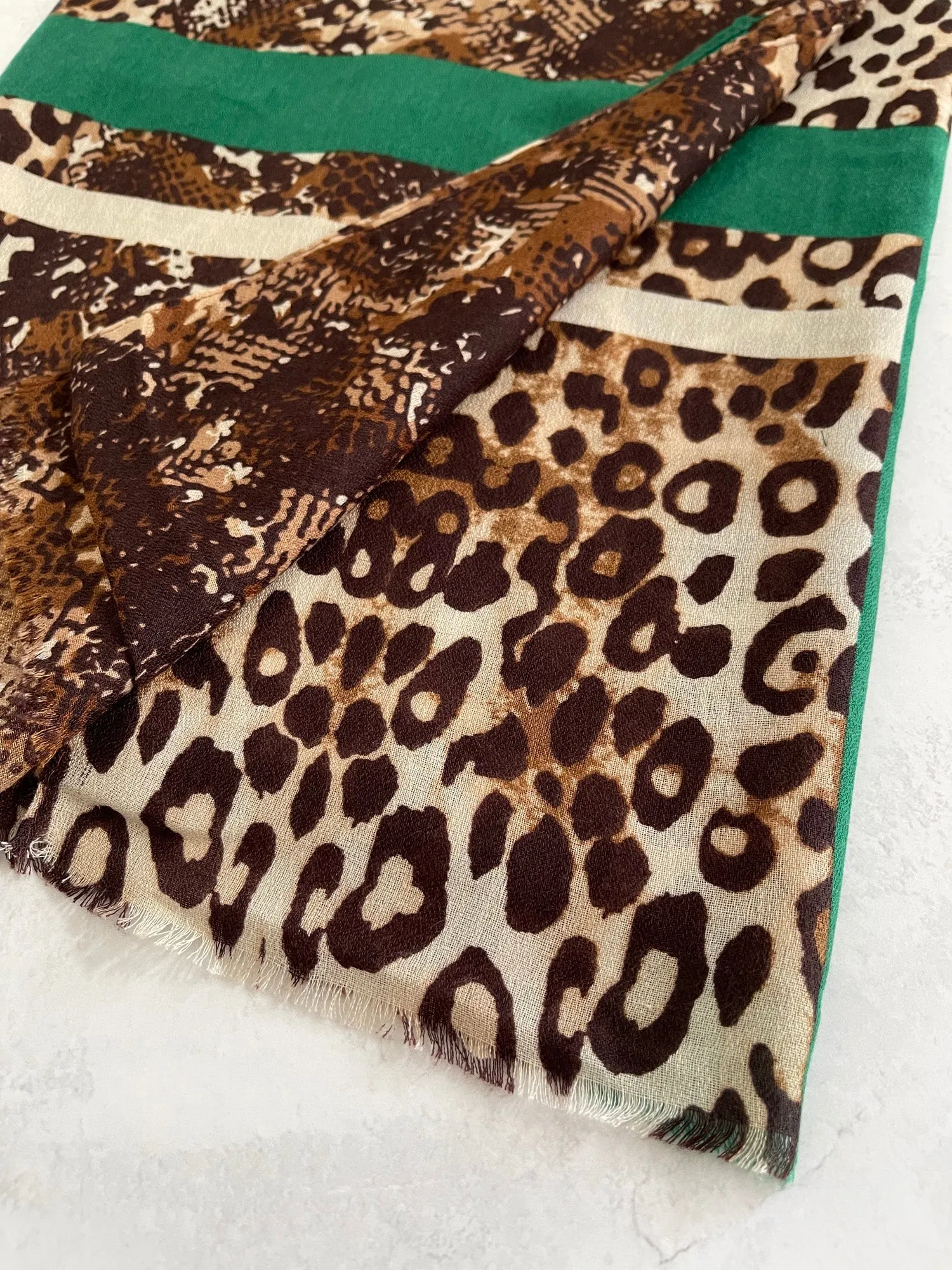 LARGE GREEN SNAKESKIN AND LEOPARD PRINT SCARF