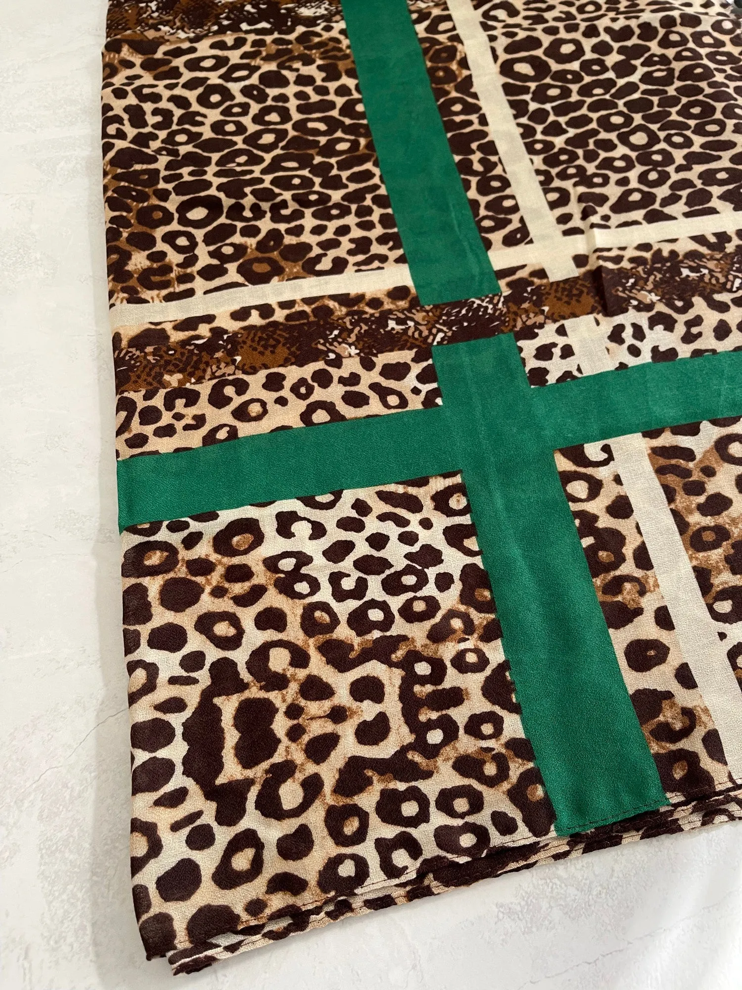 LARGE GREEN SNAKESKIN AND LEOPARD PRINT SCARF