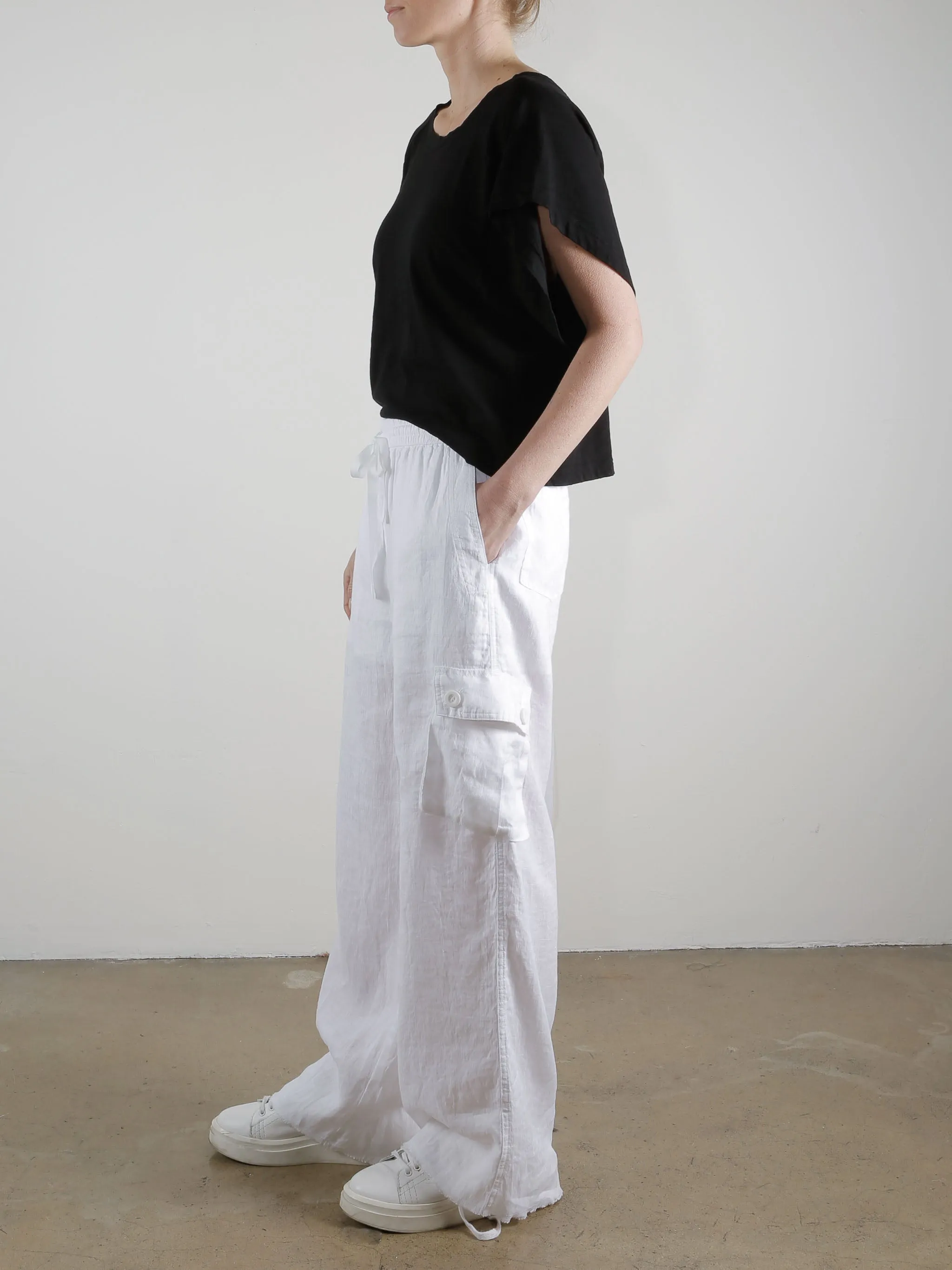 Mason Cargo Pant in French Linen - White