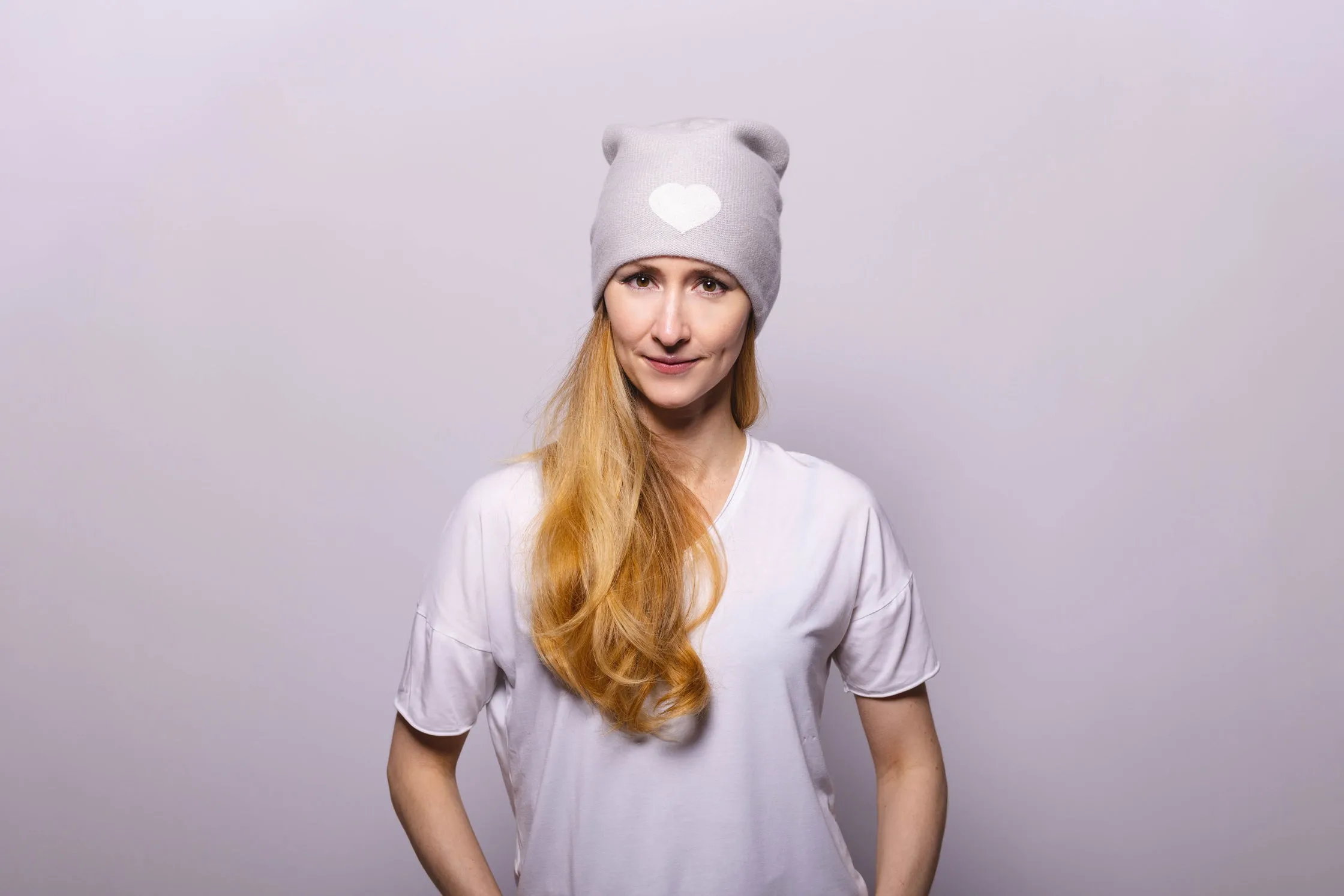 Reversible Slouchy Light Grey Cashmere Hat with White Heart