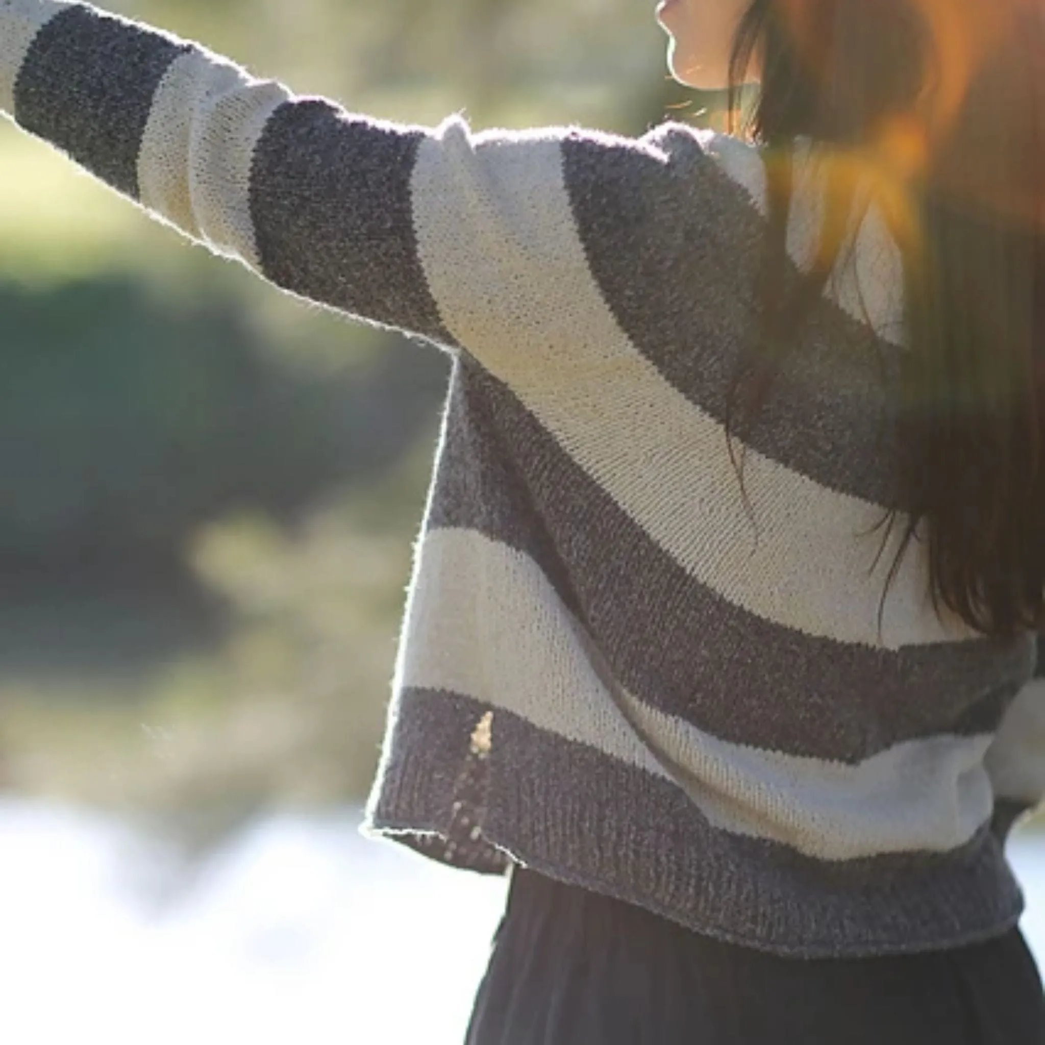 Super Simple Summer Sweater by Joji Locatelli in Retrosaria Mungo