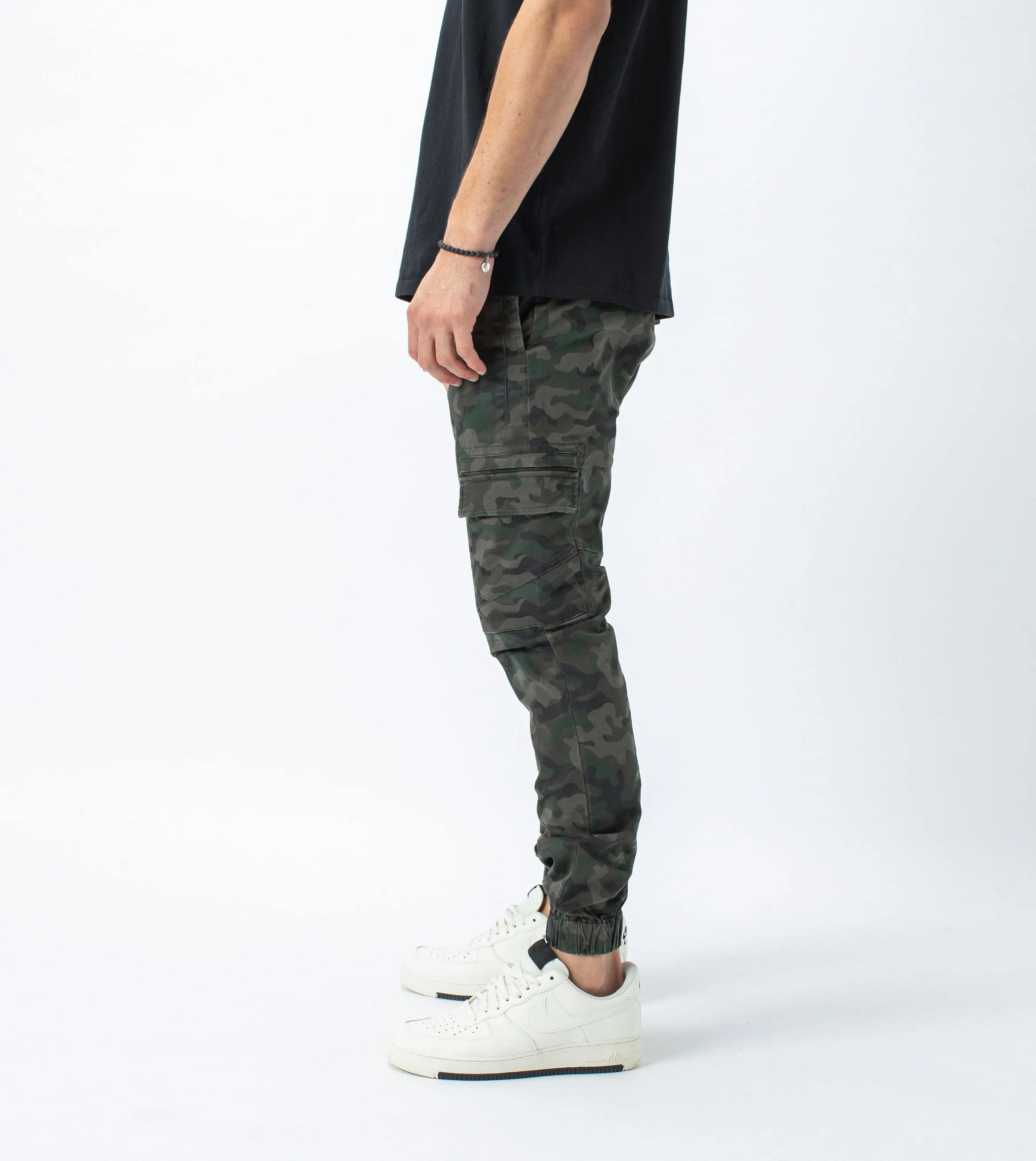 Sureshot Lightweight Cargo Jogger Dark Camo