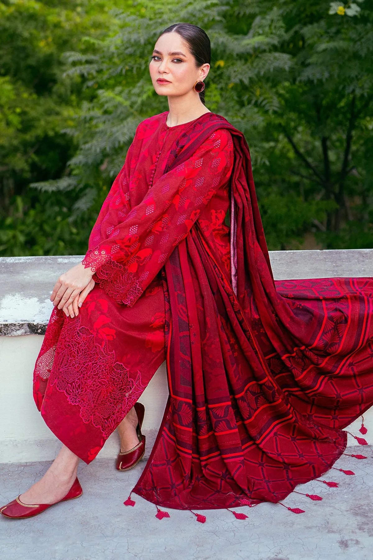 Winter Prints '24 - Embroidered Viscose Uf-780